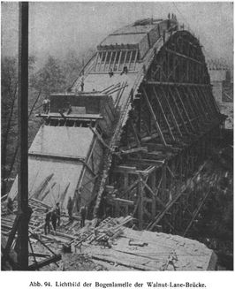 Abb. 94. Lichtbild der Bogenlamelle der Walnut-Lane-Brücke.